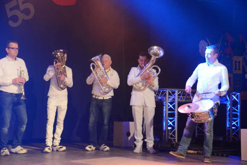 ../Images/Jeugddisco White Edition 093.jpg